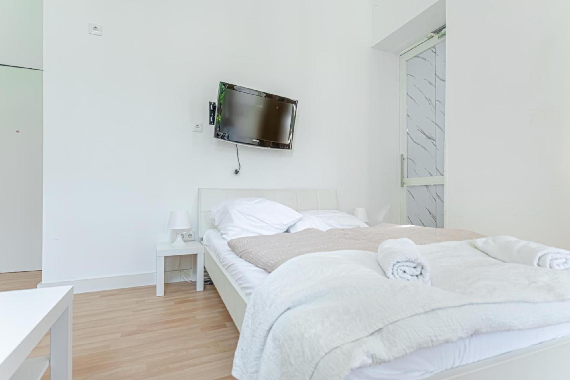 Loevly Shared 6Br With Garden Near Danube & Millenium City 비엔나 외부 사진