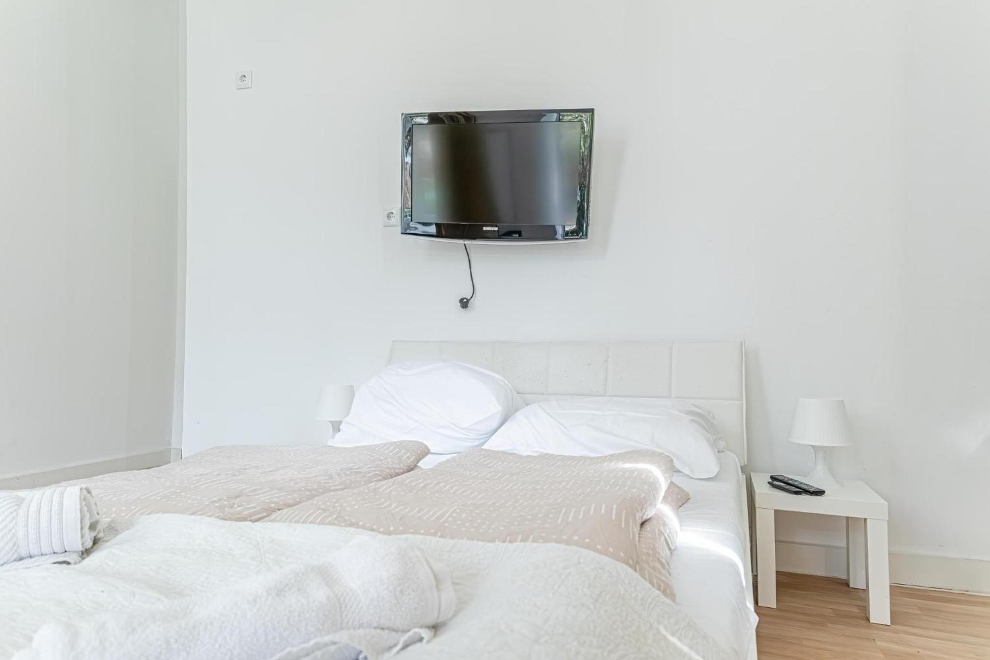 Loevly Shared 6Br With Garden Near Danube & Millenium City 비엔나 외부 사진